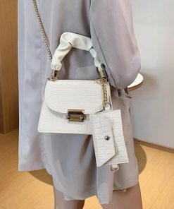 ショルダーバッグ | クロコ型押し ポーチ付き