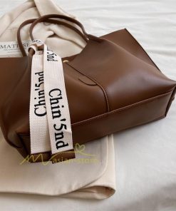 女性用バッグ | トートバッグ レディース A4 大容量 手提げ 鞄 おしゃれ PUレザー 通勤通学 無地 シンプル オフィス 上品 20代30代40代 お出かけ ビジネスバッグ ポーチ付き