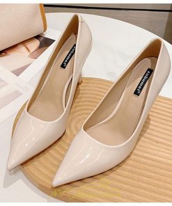 パンプス | 痛くない ハイヒール  走れる リクルート レディース 黒 ブラック ベージュ オフホワイト 歩きやすい ポインテッドトゥ 面接 9.5cm 通勤 靴 軽量