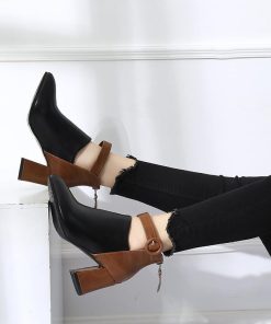 ショートブーツ | 大きいサイズレディース チャンキーヒール ポインテッドトゥ 太ヒール 合皮ブーツ バックファスナー ブーツ 黒ブーツ バイカラー ミドルヒール