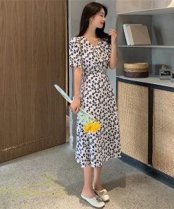 ミディアム | ワンピース レディース 着痩せ 花柄 半袖 大きいサイズ 上品 Aラインワンピース ゆったり Vネック ハイウエスト ミディアム丈 お出かけ 通勤 ひざ丈 通学