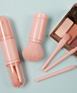 その他小物 | 一体型 蓋付き メイクブラシ 4本セット