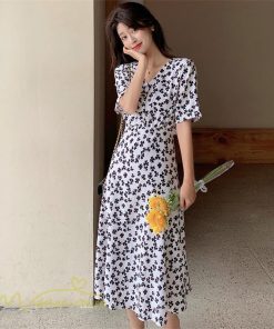 ミディアム | ワンピース レディース 着痩せ 花柄 半袖 大きいサイズ 上品 Aラインワンピース ゆったり Vネック ハイウエスト ミディアム丈 お出かけ 通勤 ひざ丈 通学