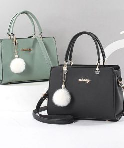 ショルダーバッグ | ファーチャーム付き通勤