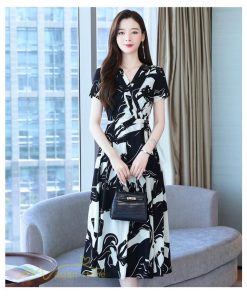 ミディアム | Aラインスカート レディース 着痩せ 黒 白 Vネック 半袖 ワンピース エレガント フェミニン 気質 30代 ママ きれいめ 40代 大きいサイズ サマーワンピース 夏