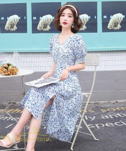 ミディアム | ワンピース サマーワンピース レディース 着痩せ Vネック スカイブルー 花柄 裾口スリット 膝丈 きれいめ おしゃれ 上品 半袖 お出かけ フレア 大人 薄手