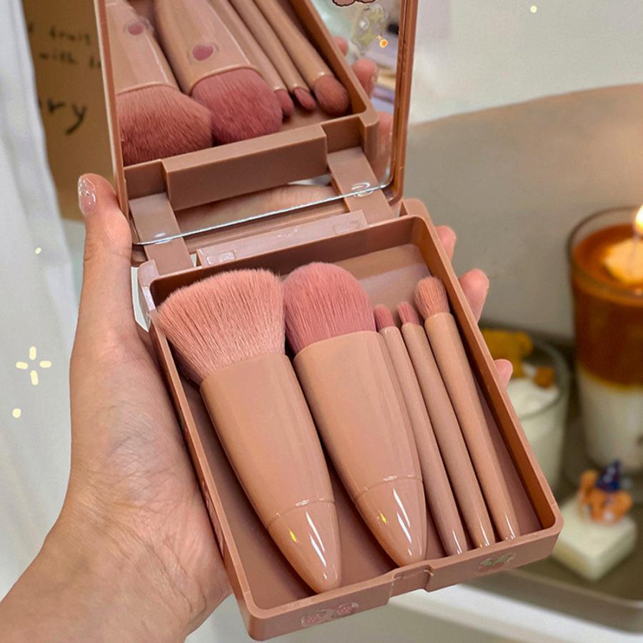 その他小物 | メイクブラシ5本セット 収納ケース付き
