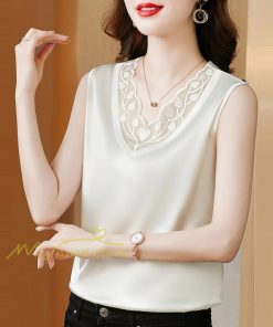 キャミソール タンクトップ | レディース トップス タンクトップ ノースリーブ 無地 『襟元レースデザインタンク』 Ｖネック Ｖネックタンク 春 インナー 20代30代40代50代 カジュアル 着痩せ