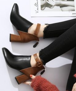 ショートブーツ | 大きいサイズレディース チャンキーヒール ポインテッドトゥ 太ヒール 合皮ブーツ バックファスナー ブーツ 黒ブーツ バイカラー ミドルヒール