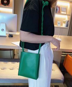 ショルダーバッグ | スクエア型 小さめ