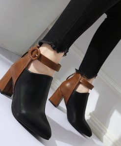 ショートブーツ | 大きいサイズレディース チャンキーヒール ポインテッドトゥ 太ヒール 合皮ブーツ バックファスナー ブーツ 黒ブーツ バイカラー ミドルヒール