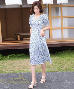 ミディアム | ワンピース サマーワンピース レディース 着痩せ Vネック スカイブルー 花柄 裾口スリット 膝丈 きれいめ おしゃれ 上品 半袖 お出かけ フレア 大人 薄手