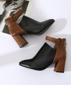 ショートブーツ | 大きいサイズレディース チャンキーヒール ポインテッドトゥ 太ヒール 合皮ブーツ バックファスナー ブーツ 黒ブーツ バイカラー ミドルヒール