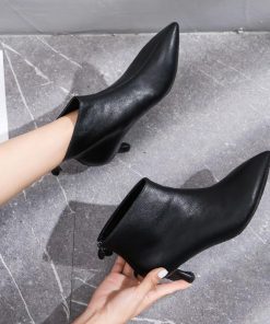 ショートブーツ | ブーツ ブーティー レザーブーティー ピンヒール ポインテッドトゥ シューズ 靴 スリップオン レディース 紐なし 黒ブーツ 大人 ミドルヒール 黒ブーティー 無地
