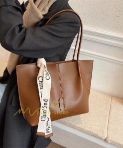 女性用バッグ | トートバッグ レディース A4 大容量 手提げ 鞄 おしゃれ PUレザー 通勤通学 無地 シンプル オフィス 上品 20代30代40代 お出かけ ビジネスバッグ ポーチ付き