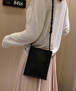 ショルダーバッグ | スクエア型 小さめ