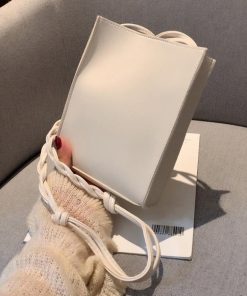 ショルダーバッグ | スクエア型 小さめ