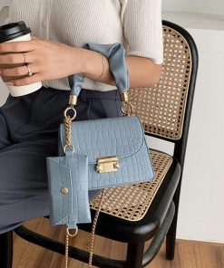 ショルダーバッグ | クロコ型押し ポーチ付き