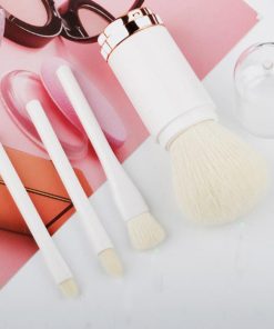 その他小物 | 一体型 蓋付き メイクブラシ 4本セット