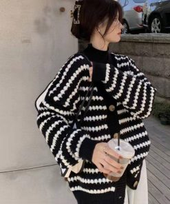 カーディガン | 配色ボーダー柄ニットカーディガンVネック