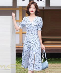 ミディアム | ワンピース サマーワンピース レディース 着痩せ Vネック スカイブルー 花柄 裾口スリット 膝丈 きれいめ おしゃれ 上品 半袖 お出かけ フレア 大人 薄手