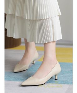 パンプス | 20.5cm~26.5cmミドルヒール ポインテッドトゥ 走れる ヒール レディース 結婚式 通勤 二次会 小さいサイズ 大きいサイズ 仕事 面接 30代