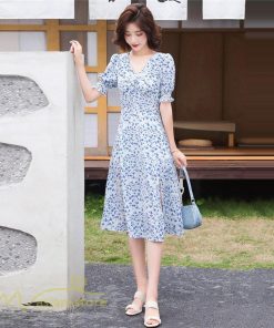 ミディアム | ワンピース サマーワンピース レディース 着痩せ Vネック スカイブルー 花柄 裾口スリット 膝丈 きれいめ おしゃれ 上品 半袖 お出かけ フレア 大人 薄手