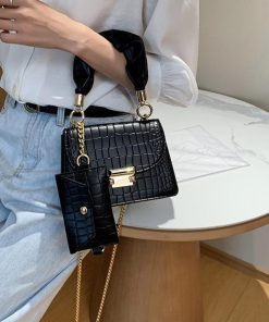 ショルダーバッグ | クロコ型押し ポーチ付き