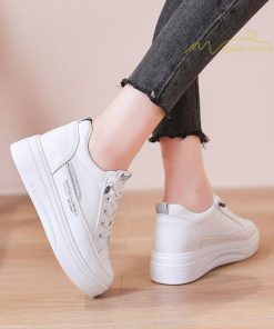 スニーカー | 白厚底レディース 運動靴 ローカットウォーキングシューズ 可愛い 軽量 白シューズ 靴 疲れない 美脚 防滑
