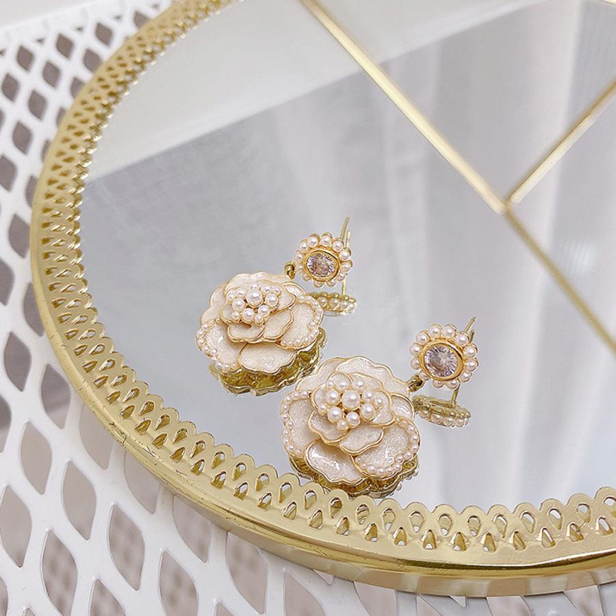 その他アクセサリー | ツバキ ピアス 韓国 アクセサリー 女性