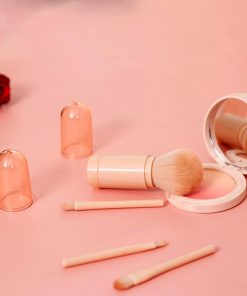 その他小物 | 一体型 蓋付き メイクブラシ 4本セット