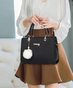 ショルダーバッグ | ファーチャーム付き通勤