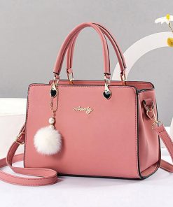 ショルダーバッグ | ファーチャーム付き通勤