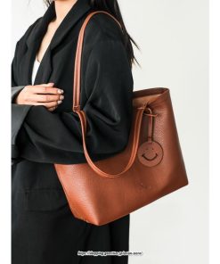 女性用バッグ | ショルダーバッグ 肩掛け 韓国風 レディース バッグ シンプル カジュアル 軽量 韓国バッグ プレゼント ギフト 軽い 通勤 30代 50代 20代 10代 通学 40代