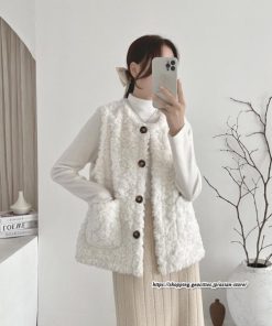 ベスト | ファーレディース 秋冬 ショート丈 アウター ジレ 羽織り 前開き ボタン カーディガン 袖なし コーデ 送料無料 フェイクファー ノーカラー