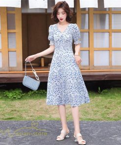 ミディアム | ワンピース サマーワンピース レディース 着痩せ Vネック スカイブルー 花柄 裾口スリット 膝丈 きれいめ おしゃれ 上品 半袖 お出かけ フレア 大人 薄手