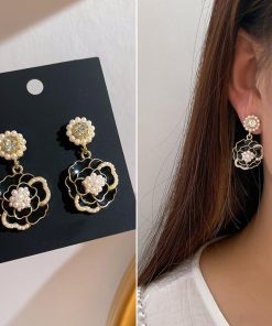 その他アクセサリー | ツバキ ピアス 韓国 アクセサリー 女性