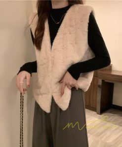 ベスト | ファーレディース 秋冬 ショート丈 アウター ジレ 羽織り 前開き ボタン カーディガン 袖なし 送料無料 コーデ フェイクファー ノーカラー