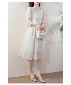 ミディアム | Aラインワンピース 秋コーデ レディース 長袖 膝丈ワンピース 腰リボン付き 刺繍 パフスリーブ 美ライン シルエット 大人 無地 オフィス お呼ばれ フォーマル