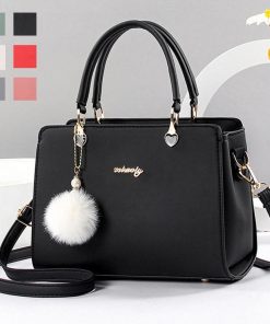 ショルダーバッグ | ファーチャーム付き通勤