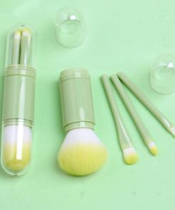 その他小物 | 一体型 蓋付き メイクブラシ 4本セット