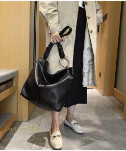 女性用バッグ | ショルダーバッグ レディース 斜め掛け A4 大きめ 肩掛け トートバッグ レザー ファッション シンプル カジュアル お出かけ 手提げ 肩掛け 大容量 軽量 大人