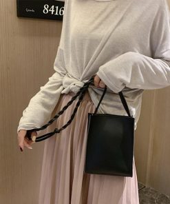 ショルダーバッグ | スクエア型 小さめ