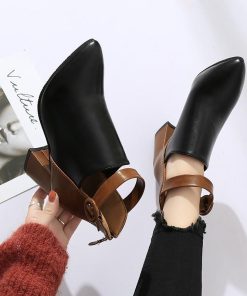 ショートブーツ | 大きいサイズレディース チャンキーヒール ポインテッドトゥ 太ヒール 合皮ブーツ バックファスナー ブーツ 黒ブーツ バイカラー ミドルヒール