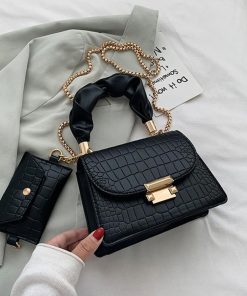 ショルダーバッグ | クロコ型押し ポーチ付き