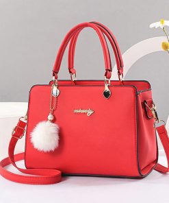 ショルダーバッグ | ファーチャーム付き通勤