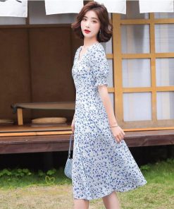ミディアム | ワンピース サマーワンピース レディース 着痩せ Vネック スカイブルー 花柄 裾口スリット 膝丈 きれいめ おしゃれ 上品 半袖 お出かけ フレア 大人 薄手